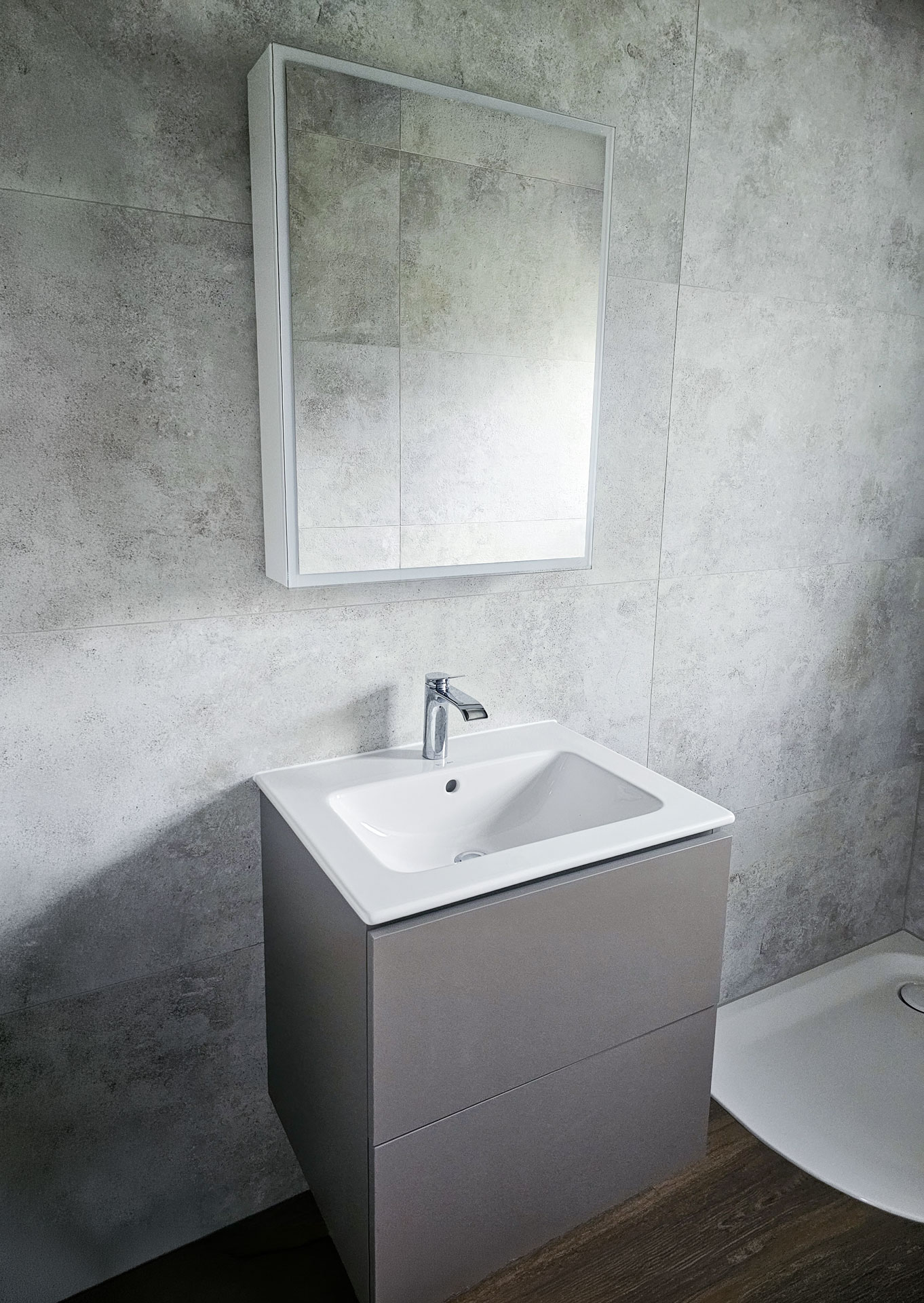 Évier et miroir